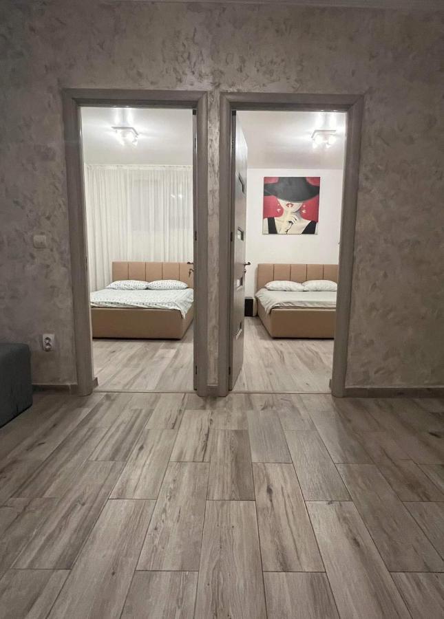 Modern & Elegant Apartament Craiova Buitenkant foto