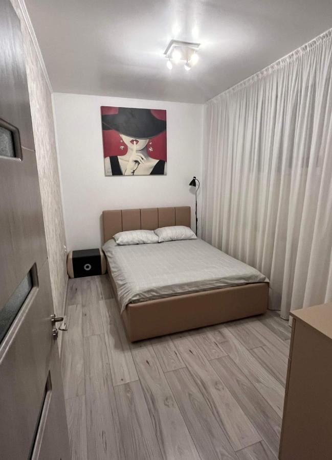 Modern & Elegant Apartament Craiova Buitenkant foto